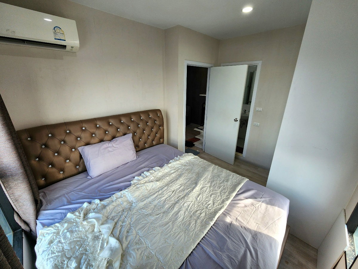 picture Available. luxurious ** For rent, Plum Condo Central Station++ has a washing machine. and bathroom glass divider++ 4 air conditioners - 67/94