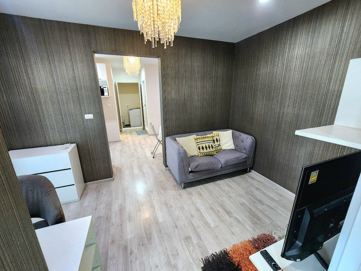 picture Available. luxurious ** For rent, Plum Condo Central Station++ has a washing machine. and bathroom glass divider++ 4 air conditioners - 70/94