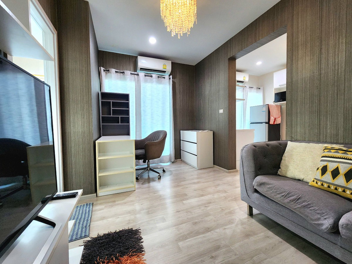 picture Available. luxurious ** For rent, Plum Condo Central Station++ has a washing machine. and bathroom glass divider++ 4 air conditioners - 65/94
