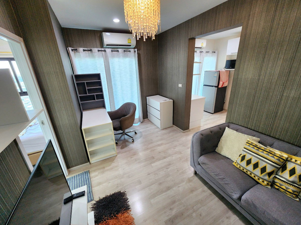 picture Available. luxurious ** For rent, Plum Condo Central Station++ has a washing machine. and bathroom glass divider++ 4 air conditioners - 4/94