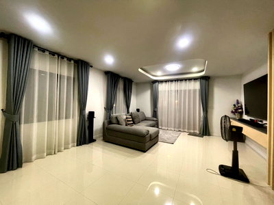 Houses for sale Kasetsart University Si Racha Campus : Single house for sale, Manirin Village, Pivancy, 2 floors, 72 sq.w. (S03-1899)