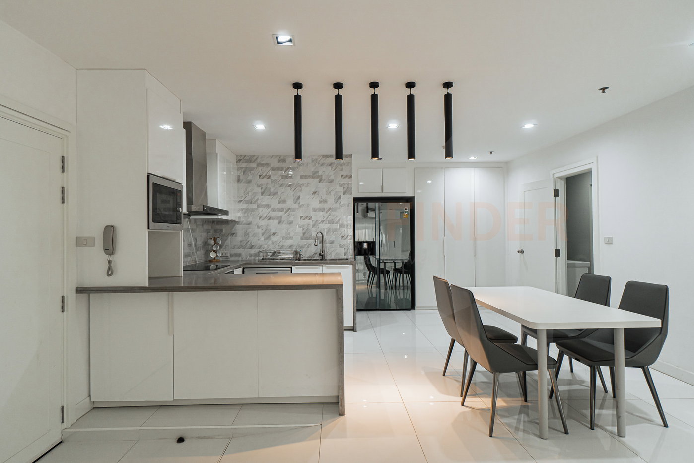 picture Crystal Garden 2 bedrooms, for rent - 8/19