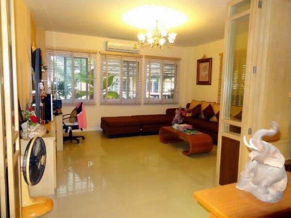 รูป ให้เช่า บ้านเดี่ยวในโครงการหรู ทำเลบนถนนมหิดล มีเฟอร์นิเจอร์&เครื่องใช้ไฟฟ้าครบพร้อมเข้าอยู่ - RW005279 - รูปที่ 9/17