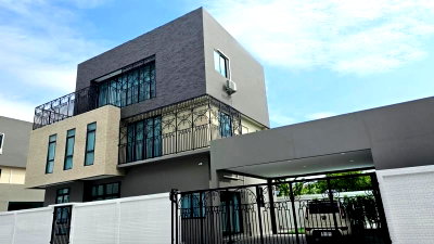 Houses for sale Sripatum University (Chonburi) : Luxury detached house, Verona project by Aun Ai Rak, Nong Mai Daeng, Chonburi