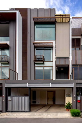 ทาวน์โฮม เขตวัฒนา : #G124110✅ 04/10/67 ขายบ้านทาวน์โฮม Residence Sukhumvit65📲📢สอบถาม ld line @condoboy