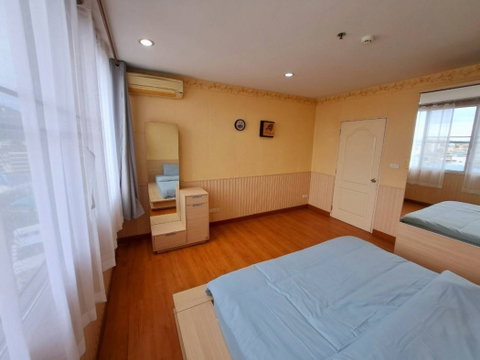 For sale Sriracha Condo View beautiful room fully furnished decorated ready to move in near the community convenient transportation