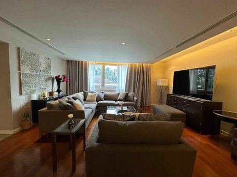 LTHC11007–La Citta Penthouse FOR RENT 3 beds 4 baths size 200 Sq.m. Near BTS Phloen Chit ONLY 150k/month
