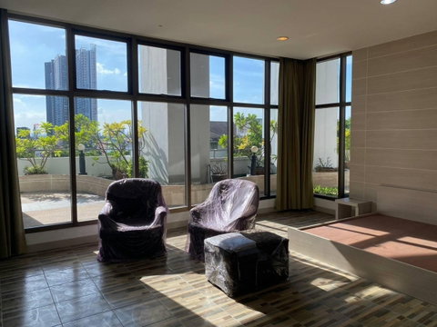 LTHC9562 - Flora ville condo FOR SALE size 381.2 Sq. m. 3 beds 3 baths near ARL Huamark Station ONLY 16.5 MB