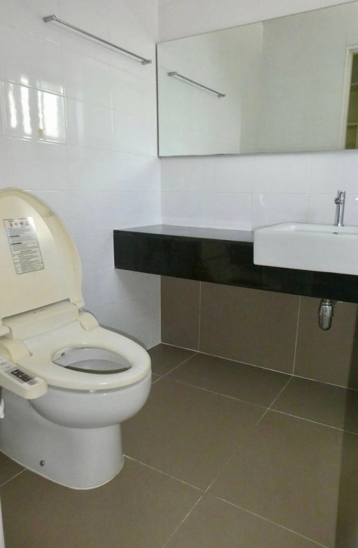 รูป ให้เช่าบ้านในโครงการหรูซีรีนเลค ตกแต่ง built-in ทั้งหลัง พร้อมเข้าอยู่ - RW005335 - รูปที่ 33/42
