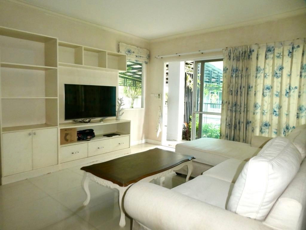 รูป ให้เช่าบ้านในโครงการหรูซีรีนเลค ตกแต่ง built-in ทั้งหลัง พร้อมเข้าอยู่ - RW005335 - รูปที่ 9/42