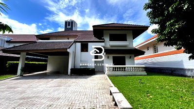 เช่าบ้านเดี่ยว วิทยาลัยดุสิตธานี : ให้เช่าบ้านที่หมู่บ้าน Lakeside Villa 1 บางนา กม.5