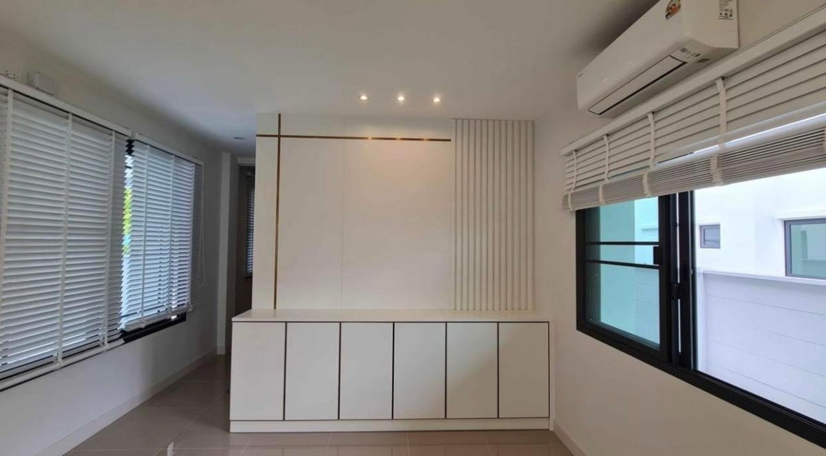 picture  Grande.      Pleno Sukhumvit Bangna - 6/20