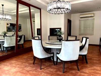 เช่าบ้านเดี่ยว ถนนรัชดาภิเษก : Single house close to RCA for rent 