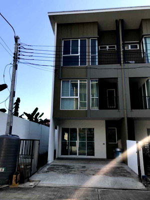 ทาวน์โฮม เขตมีนบุรี : #b3974 15/10/67  ขายทาวน์โฮม  3 ชั้น หมู่บ้านเบล็สทาวน์ 📲📢สอบถาม ld line @condoboy