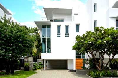 โฮมออฟฟิศให้เช่า : LTHC11052– House FOR RENT 4 beds 5 baths size 450 Sq.m. Near BTS Chong Nonsi Station ONLY 170K/Month