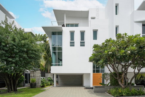 LTHC11052– House FOR RENT 4 beds 5 baths size 450 Sq.m. Near BTS Chong Nonsi Station ONLY 170K/Month
