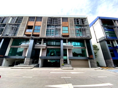 Home office for rent Samut Prakarn : Home office for rent, The Pretium Bangna project, 5 floors high, on Bangna-Trad Road, Km.5