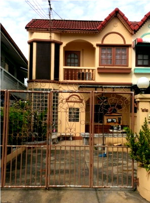 Townhouses for sale : Townhouse for sell near Don Muang Airport