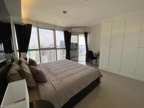 LTHC11070-CONDO FOR RENT At Waterford Diamond  4 beds 2 baths Size 121 Sq.m. Near BTS Phrom Phong ONLY 70k/month