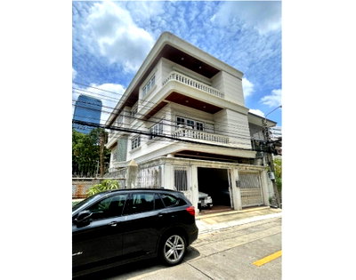 บ้านเดี่ยว วิทยาลัยป้องกันราชอาณาจักร (วปอ.) : #E1246040 ✅ 25/10/67 ขายบ้าน  3 ชั้น รัชดาภิเษกซอย 3 📲📢สอบถาม ld line @condoboy