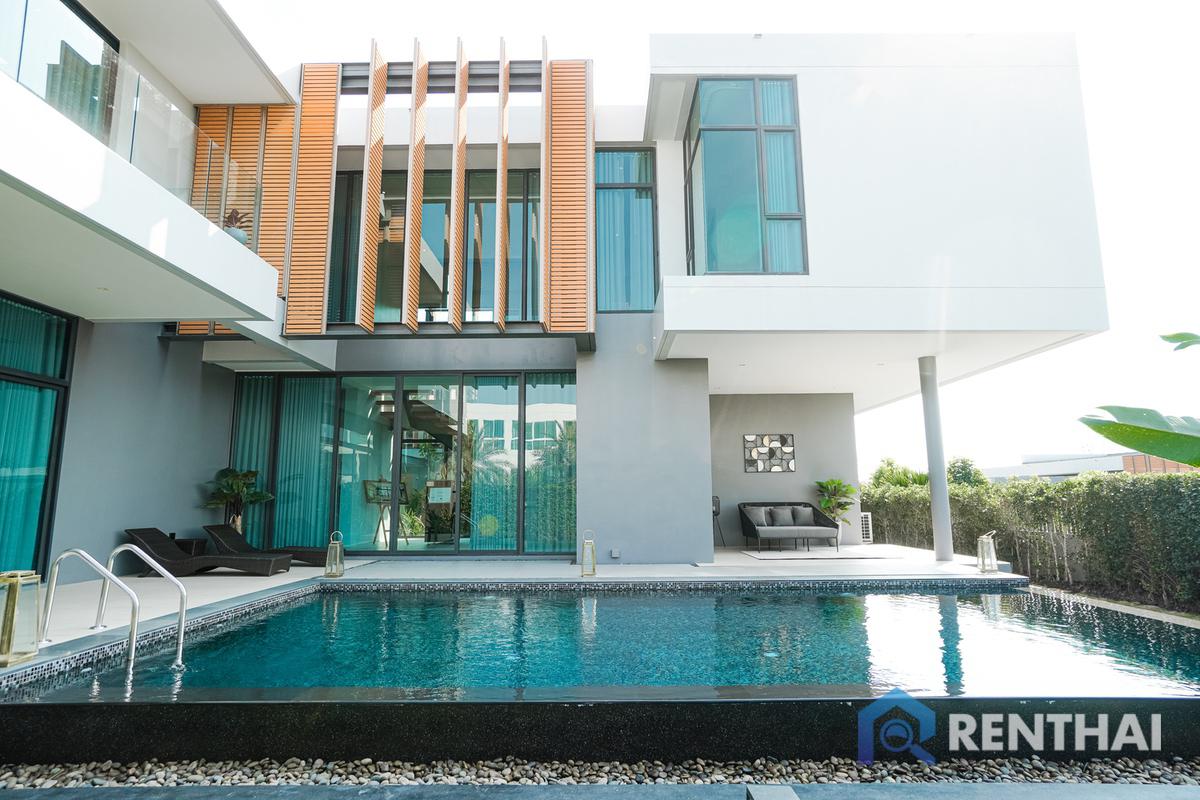 รูป บ้านหรูสไตล์โมเดิร์นบนเนินเขาในพัทยา วิวสวยที่สุด - รูปที่ 12/25