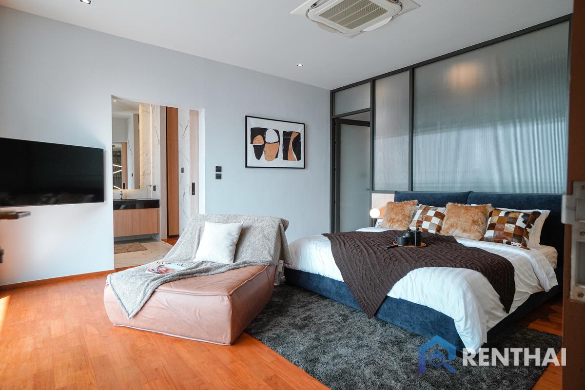 รูป บ้านหรูสไตล์โมเดิร์นบนเนินเขาในพัทยา วิวสวยที่สุด - รูปที่ 16/25