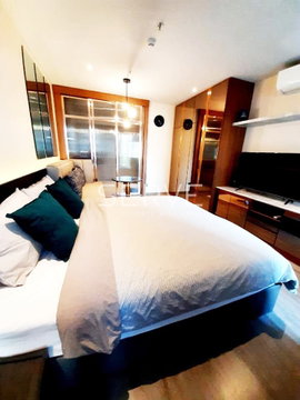 สตูดิโอ 30 ตร.ม. ห้องสวย บนทำเลดีๆ เดินทางสะดวก คอนโดใกล้ BTS เอกมัน 350 ม. ที่ Rhythm Ekkamai / ให้เช่าคอนโด