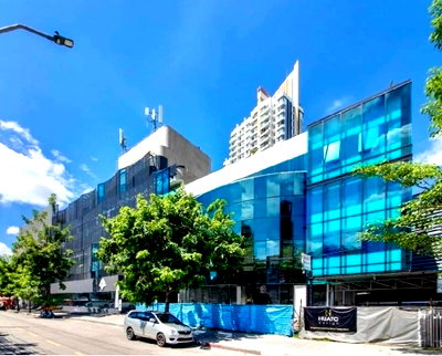 Office for rent : Office space for rent, Silom Soi 9, Mahanakhon Center Building, can exit to Sathorn 10 and 12,  5th floor, area 52 sq m., rental fee 31,200 baht/month