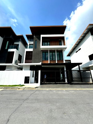 Houses for sale Bangna Commercial College : LTHC11105-FOR SALE at The Ava Residence 3 beds 4 baths Size 61.8 Sqm. Near BTS Onnut Station ONLY 49 MB