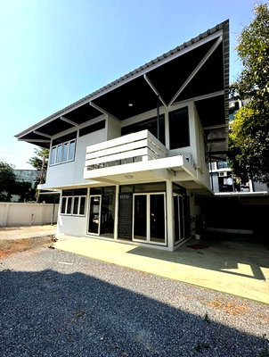 เช่าบ้านเดี่ยว ถนนสุขุมวิท : LTH11113- House FOR RENT at Sukhumvit 60/1 size 168 Sqw. 4 beds 3 baths Near BTS Bang Chak.ONLY 75k/Month