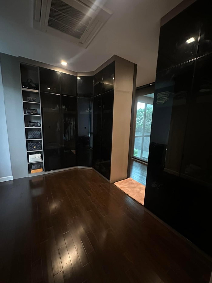 picture Renting 4bed luxury house ready to move in - 4/18
