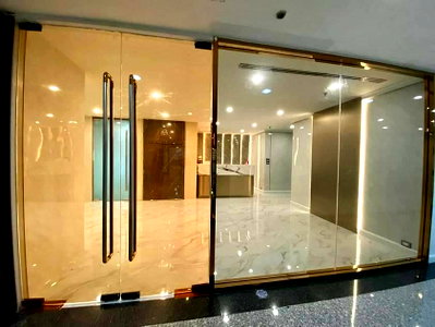 Office for rent : Office space for rent Ocean Tower 2, Ocean Tower 2, 33rd floor, area 210 sq m, monthly rental 130,000 baht*