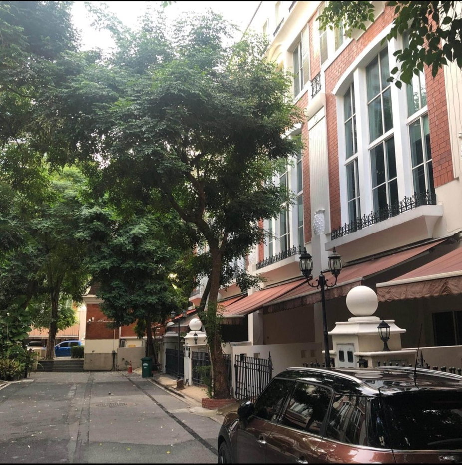 picture LTH11114- Baan klang Krung British Town FOR RENT size 350 Sqm. 4 beds 5 baths Near BTS Thong Lor.ONLY 75k/Month - 7/7