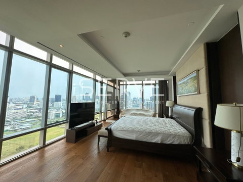 Corner Unit 3 Beds 4 Baths with Bathtub Open View 386.56 Sq.m. High Fl 20+ BTS Ratchadamri 300 m.-185 Rajadamri