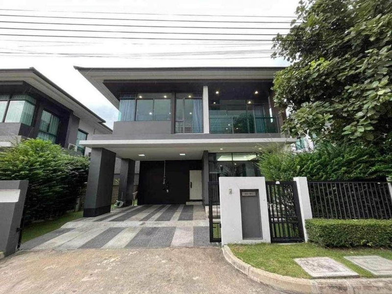 Houses for rent : House for rent Setthasiri Krungthep Kreetha 1, ready to move in. If interested, contact Line @goodmanpro or call 0999029192.