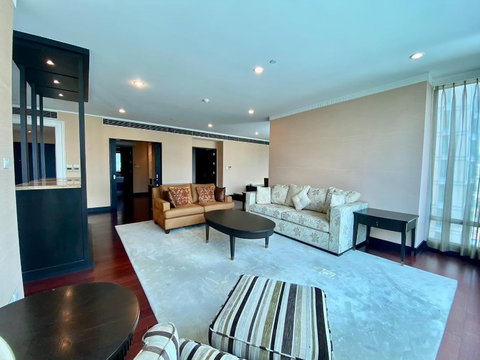 LTHC11154-The Park Chidlom FOR RENT Size 305 sqm 4 beds 4 baths Near BTS Chit Lom Station ONLY 200K/Month