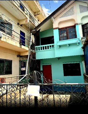 ขายบ้านแฝด : ขายบ้านพร้อมห้องเช่า !!  ไทยธานี นวนคร