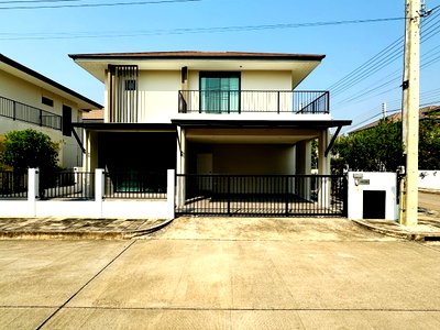 บ้านเดี่ยว เชียงใหม่ : ขายบ้านเดี่ยวสันกำแพงเชียงใหม่ โครงการ The Urbana 6 พร้อมเข้าอยู่ได้เลย