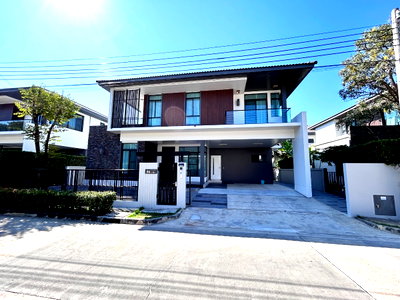 ขายบ้านเดี่ยว : ขายบ้านเดี่ยว รีโนเวทใหม่ พร้อมโซลาร์เซลส์ หมู่บ้านมัณฑนา 4 อ่อนนุช วงเเหวน 4 ใกล้ Mega Bangna