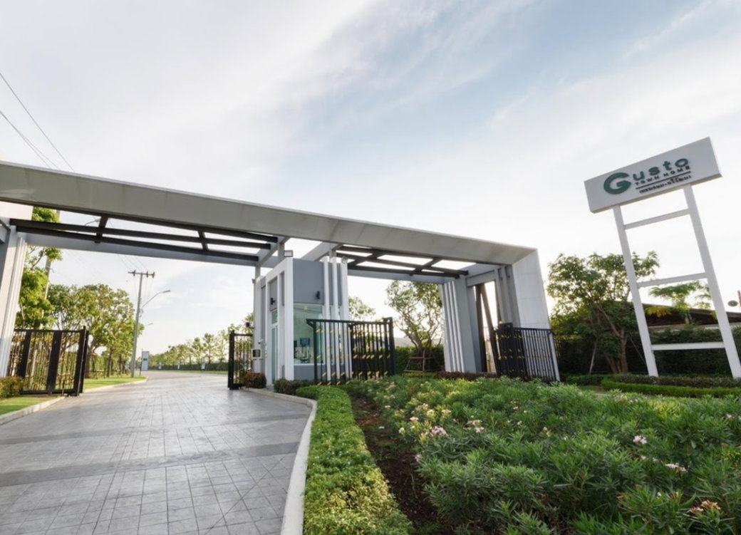 รูป Gusto Town Home Petkasem-Thaweewattana - รูปที่ 1/8