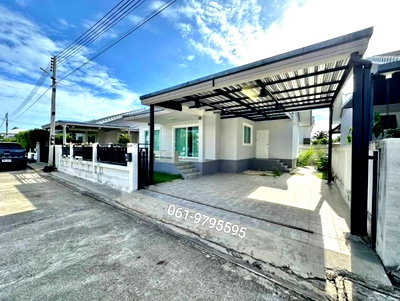 Houses for sale  Yak Jay Market : Second-hand detached house The Green Village, Sattahip, Chonburi