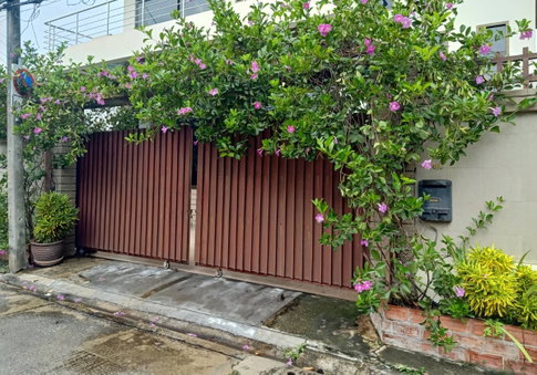 House for sale in Sukhumvit 71/ Pridi 20 55sq.w Near BTS Phrakhanong, St. Andrews International School 0879074045