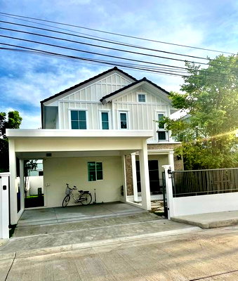 Houses for rent Samut Prakarn : House for rent  Villaggio 2 Srinakarin-Bangna, ready to move in. If interested, contact Line @goodmanpro or call 0999029192.