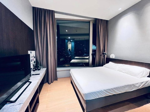 LTHC11209-Saladaeng One FOR RENT Size 113 sqm. 2 beds 2 baths MRT Lumpini Station ONLY 130K/Month