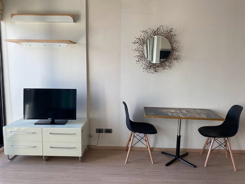 For urgent rent, river view, Fuse Sathorn-Taksin, 20 meters walk from BTS Wongwian Yai, high floor