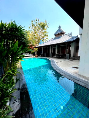 Houses for rent DONKI Mall Thonglor   : ⭐️⭐️🎈 For Rent: Luxury Home with Private Pool in Thonglor Usable area: 1,000 sq. meters