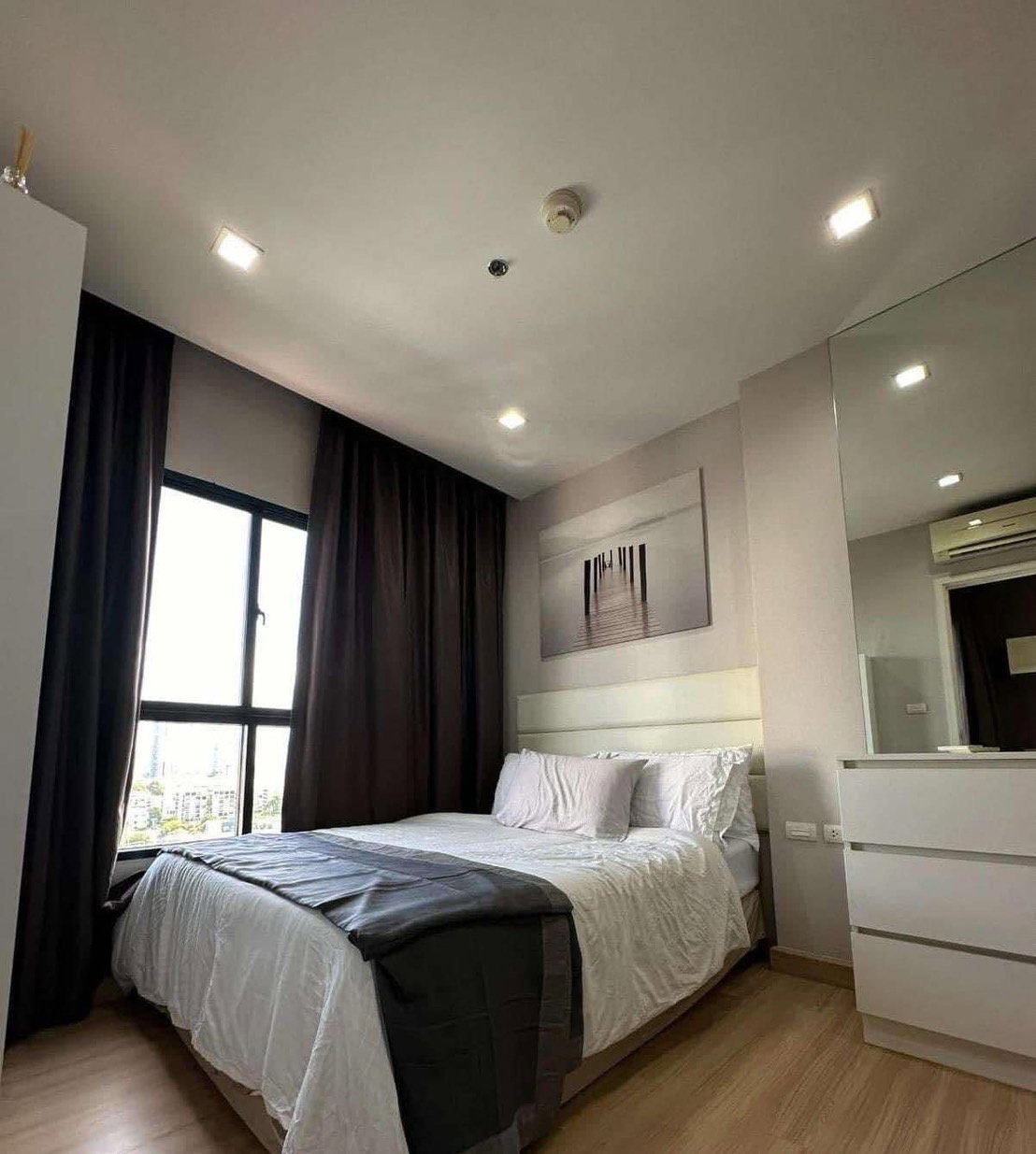  คอนโดเออบาโน แอบโซลูท สาทร -ตากสิน   BTS สถานีกรุงธน ใกล้ The Icon Siam    1 ห้องนอน 38 ตารางเมตร ชั้น 14