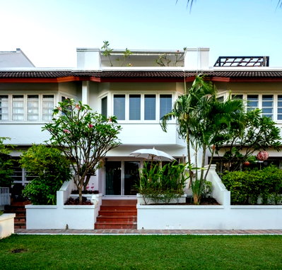 Townhouses for rent J Avenue Thonglor : LTHC11222-Natural Place Townhouse FOR RENT Size 250 sqm. 4 beds 3 baths MRT Phetchaburi Station ONLY 160K/Month