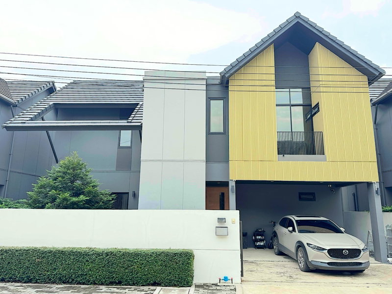 Houses for rent : For rent single house : Noble Gable Watcharapol , new house in the heart of Watcharapol.