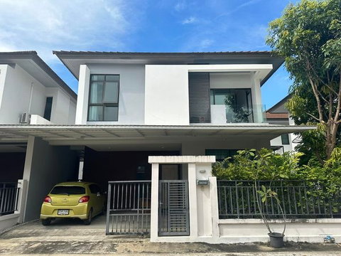 House for rent Aura Ramkamhaeng 94, ready to move in. If interested, contact Line @goodmanpro or call 0999029192.